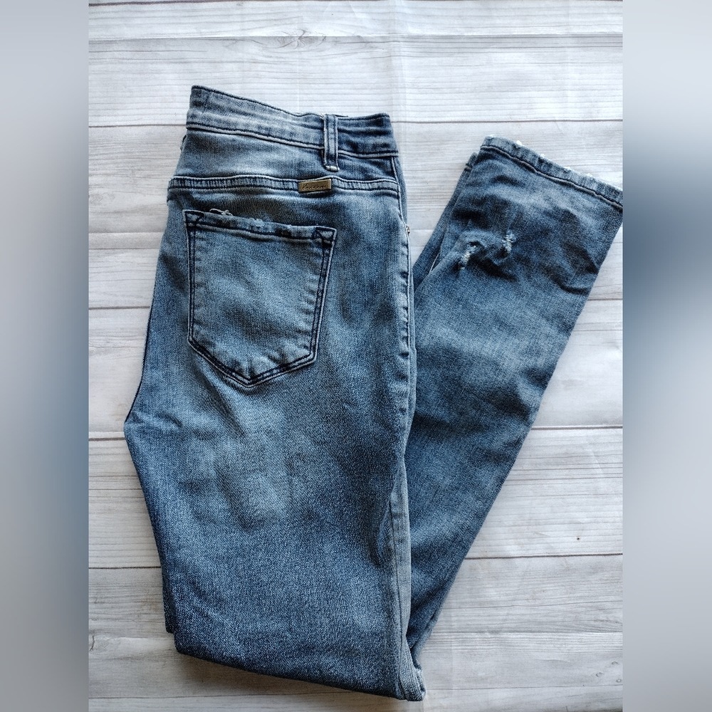KANCAN Women Distressed Skinny Jeans Light Wash Ripped‎ Knee Size 9 28